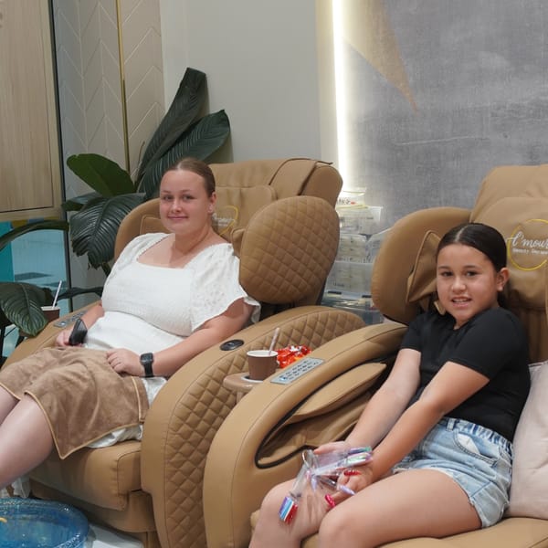 Mum-and-daughter pedicures